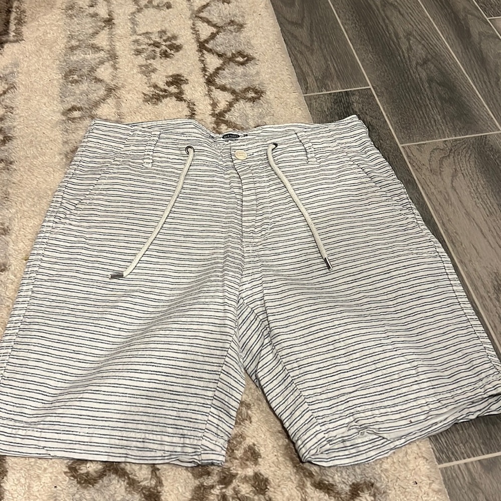 Old Navy Nautical Blue and White Striped Shorts Size 28